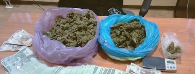 Prawie 7 kg narkotyków o wartości ćwierć mln złotych w rękach policji. Dwóch mężczyzn zatrzymanych