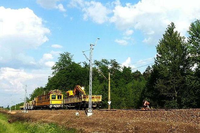PKP: Pod koniec roku pociągi z Wrocławia do Warszawy pomkną w 3,5 godziny