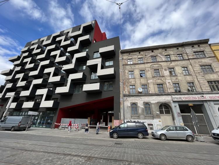 Wrocław przeciera oczy. Tak zmieniła Przedmieście Oławskie nowa inwestycja [ZDJĘCIA]