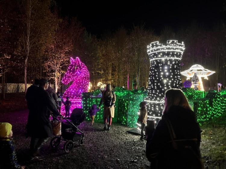 Gdy tylko robi się ciemno, pod Wrocławiem zaczyna się raj. Zobaczcie Lumina Park!