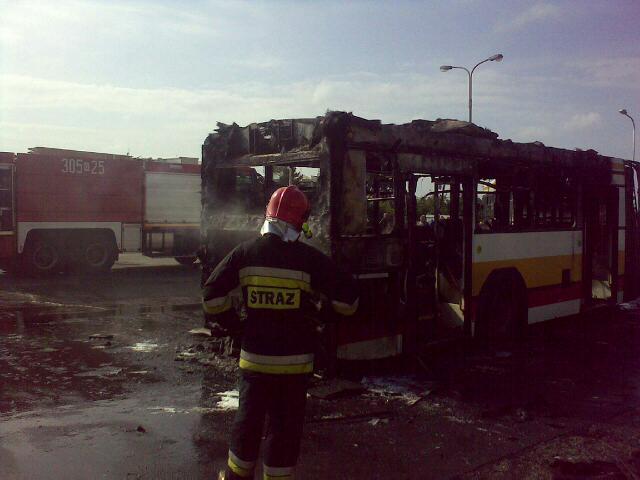 Na pętli na Psim Polu spalił się autobus