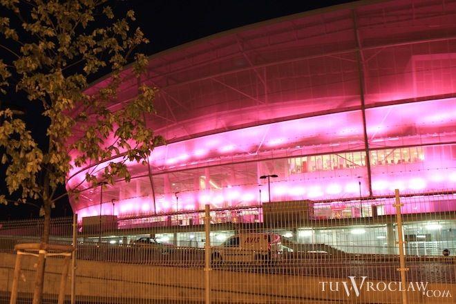 Sam możesz zdecydować na jaki kolor rozbłyśnie stadion