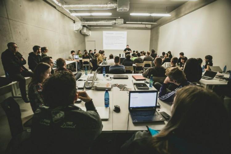 Twórcy gier na smartfony chcą nauczyć wrocławian programowania