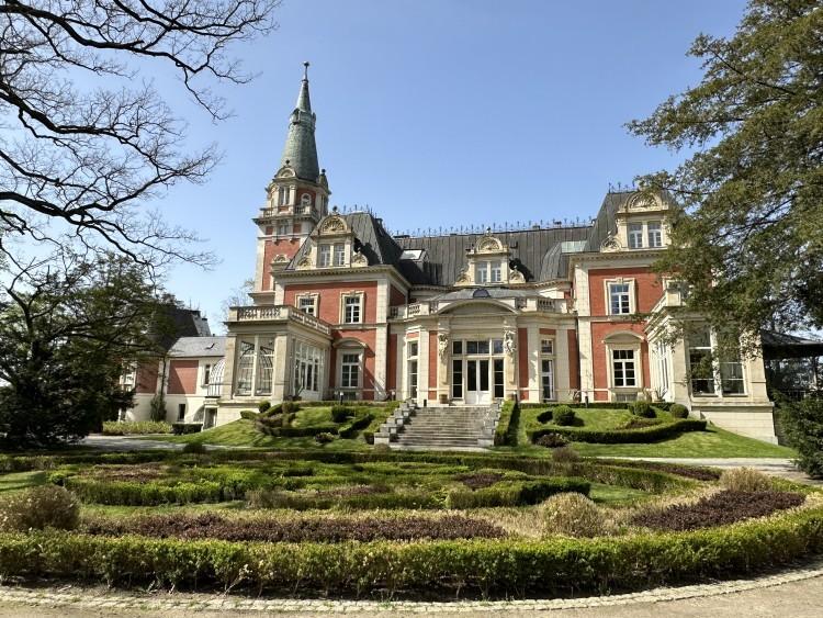 Pałac Pawłowice będzie przebudowany. W dawnej stajni powstanie restauracja