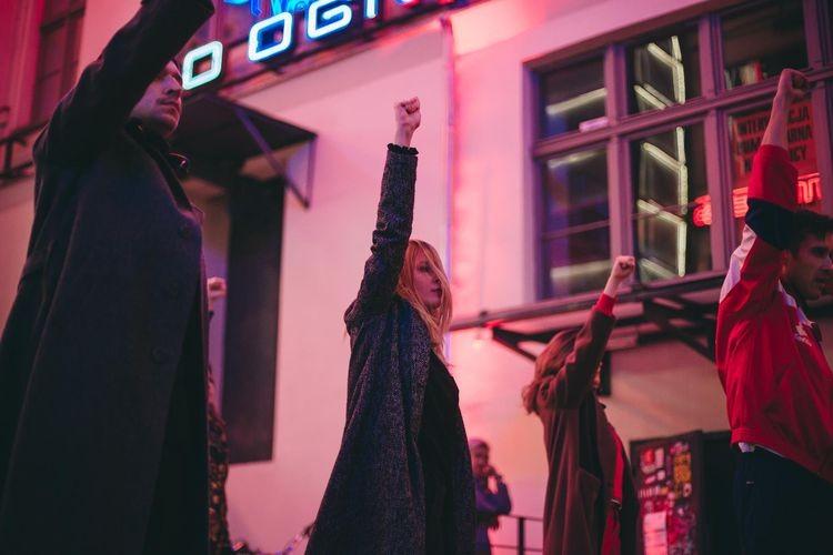 „Kobieta i życie”. Premiera spektaklu inspirowanego protestami [ZDJĘCIA]