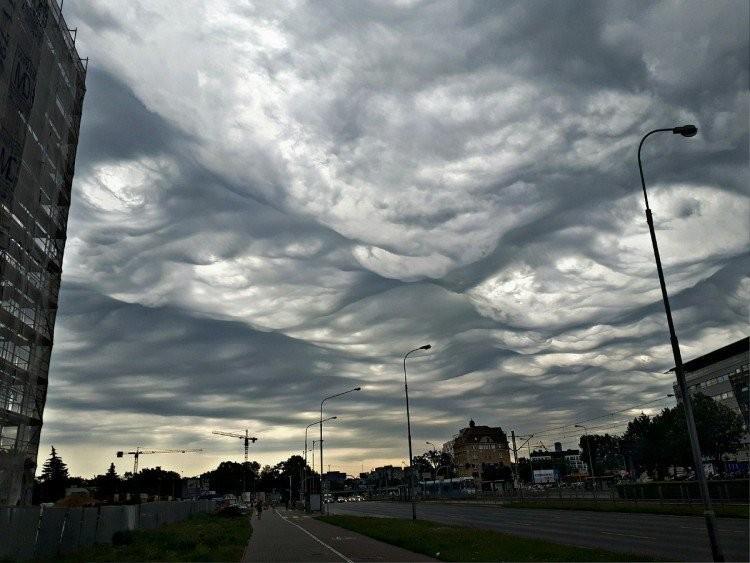 RCB rozesłało alert: gdzie będzie burza?