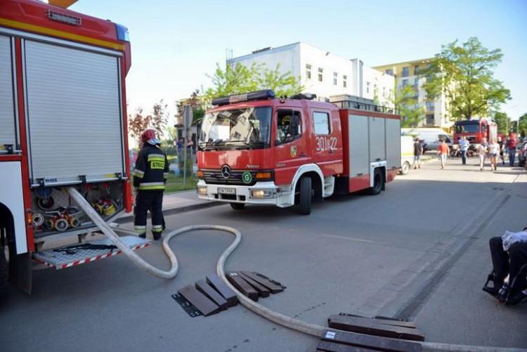 Pożar na Kozanowie. Trzy osoby trafiły do szpitala