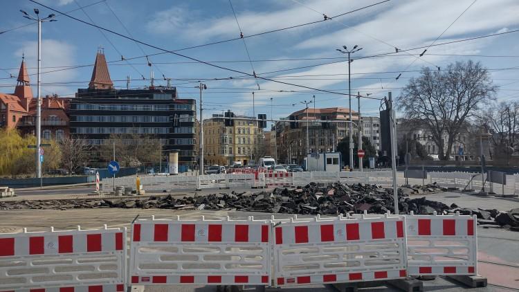 Mieszkańcu radź sobie sam! Odcięto ich od komunikacji miejskiej