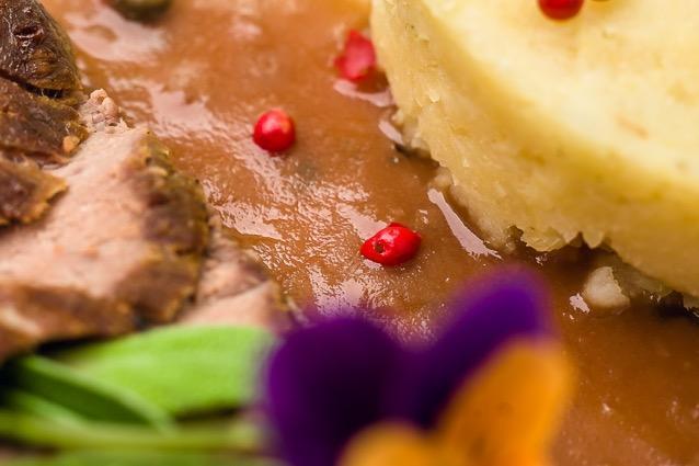 W restauracji Teatru Lalek w ten weekend króluje sarnina