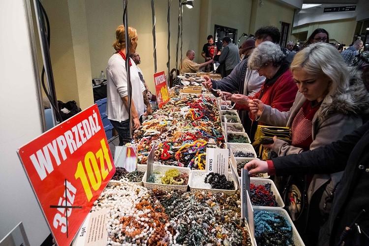Piękna biżuteria i kamienie szlachetne. Giełda Minerałów w Hali Stulecia [ZDJĘCIA]