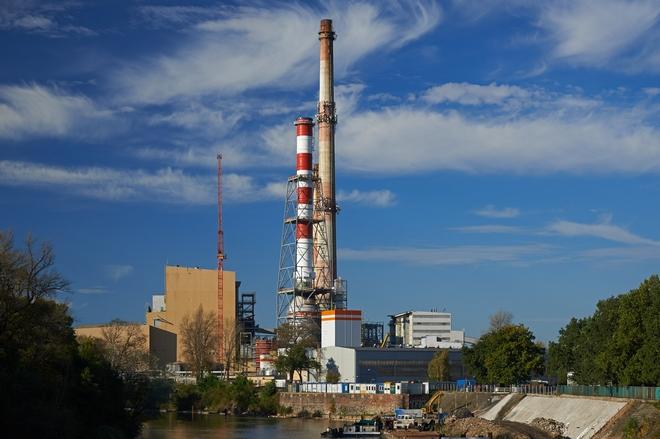 Przy elektrociepłowni rośnie trzeci komin. Budują instalacje, które poprawią jakość powietrza we Wrocławiu