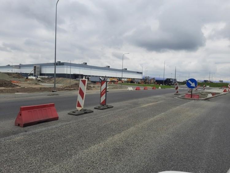 Opóźni się zakończenie budowy ronda w Magnicach. Kiedy otwarcie?