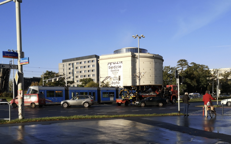 Drugie wykolejenie tramwaju w tym samym miejscu. Znów objazdy [ZDJĘCIA]