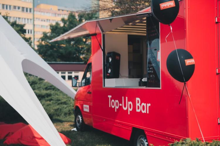 Nowy operator komórkowy w Polsce. Tylko we Wrocławiu rozdaje pakiety za darmo