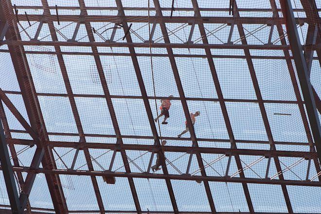 Ranny robotnik na budowie stadionu przy al. Śląskiej. Mężczyzna spadł z 5 metrów