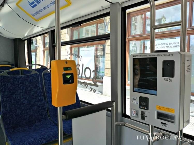 Awantura w autobusie MPK. Pasażer zagroził kierowcy bronią