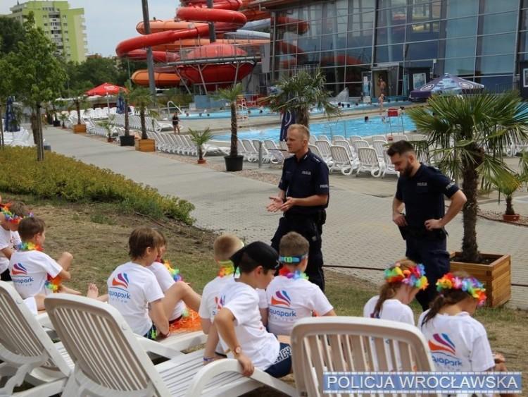 Po ataku pedofila w aquaparku policja ostrzega dzieci przed obcymi