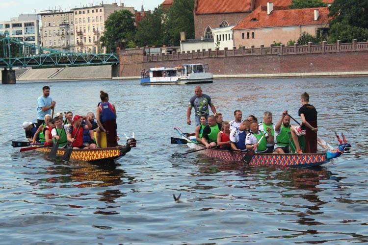 Tumski Cup 2017. Rywalizacja wodnych smoków na Odrze [GALERIA]