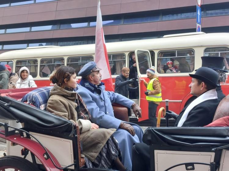Radosna Parada Niepodległości. Tak Wrocław świętuje 11 listopada [ZDJĘCIA]