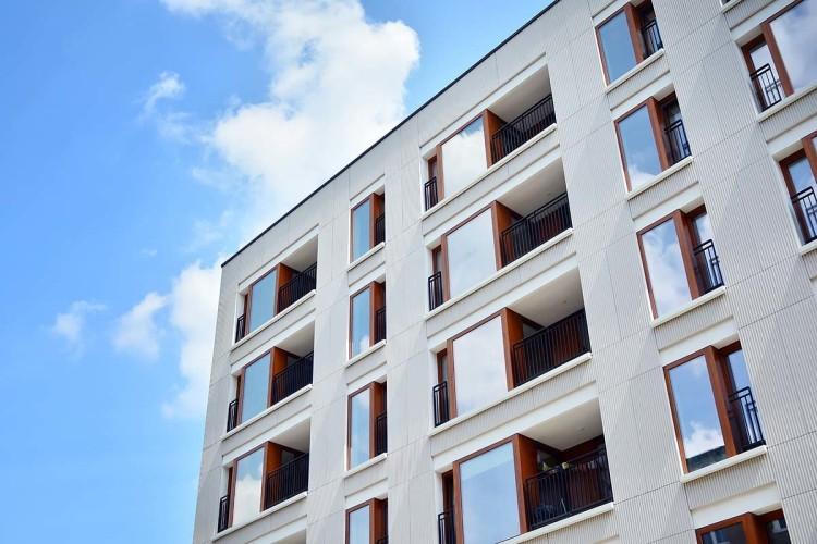 Okna aluminiowe do mieszkania w bloku – jakie wybrać?