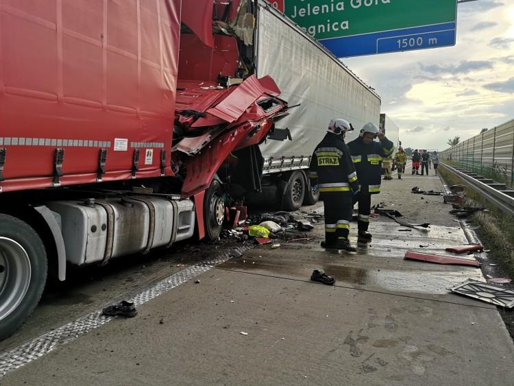 Wypadek na autostradzie A4. Jedna osoba nie żyje