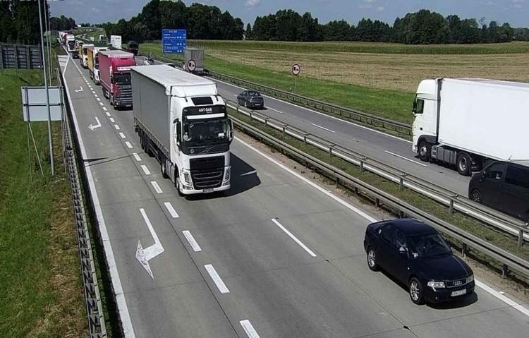 Wrocław: Wypadek i korki na autostradzie A4. Zderzyły się cztery samochody