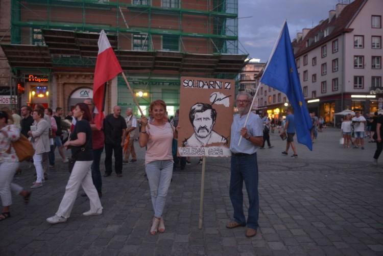 Wałęsa, Dutkiewicz i Frasyniuk przemówili na manifestacji we Wrocławiu [ZDJĘCIA]