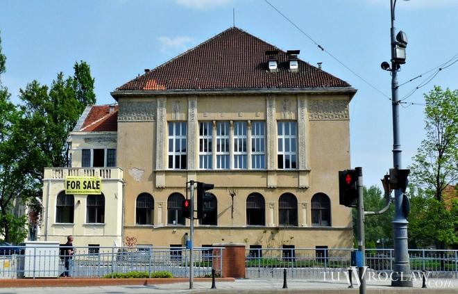 Wydawnictwo Ossolineum do likwidacji. Znak i serię wydawniczą przejmie fundacja
