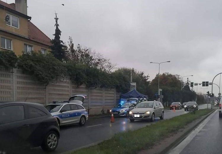 Potrącenie kobiety na przejściu dla pieszych. Zmarła mimo reanimacji