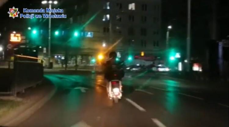 Kłopoty motorowerzysty z Wrocławia. Może pójść do więzienia na 2 lata
