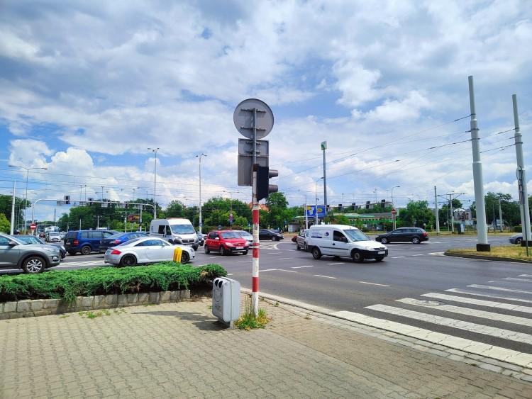 Wrocław: Awaria sygnalizacji na ul. Legnickiej. Uwaga na utrudnienia