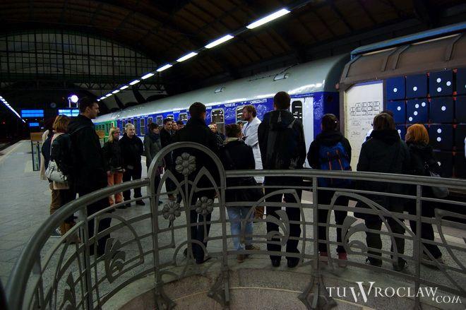 Święta na wrocławskim Dworcu Głównym. Dodatkowe pociągi i mobilni informatorzy