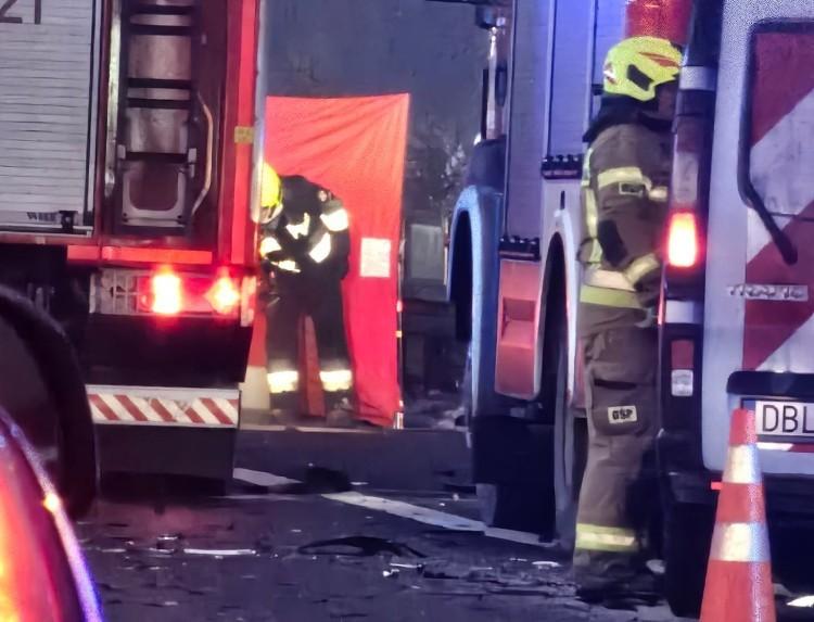 Śmiertelny wypadek na Wschodniej Obwodnicy Wrocławia. Dwie osoby nie żyją