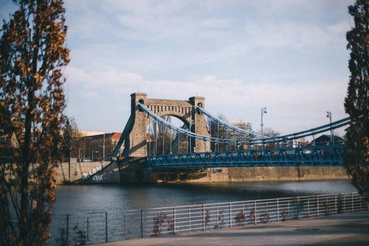 Most Grunwaldzki zardzewiał. Ale trzeba też wymienić płytę i torowisko. Będzie remont