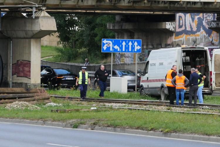 Na Legnickiej wykoleił się tramwaj. Były utrudnienia [ZDJĘCIA]