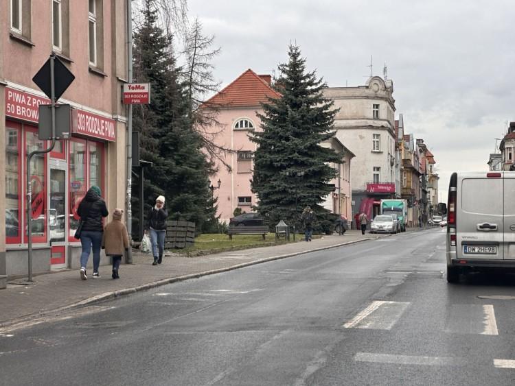 Donice zniknęły z ulicy Średzkiej. Kierowcy w Leśnicy mieli dość
