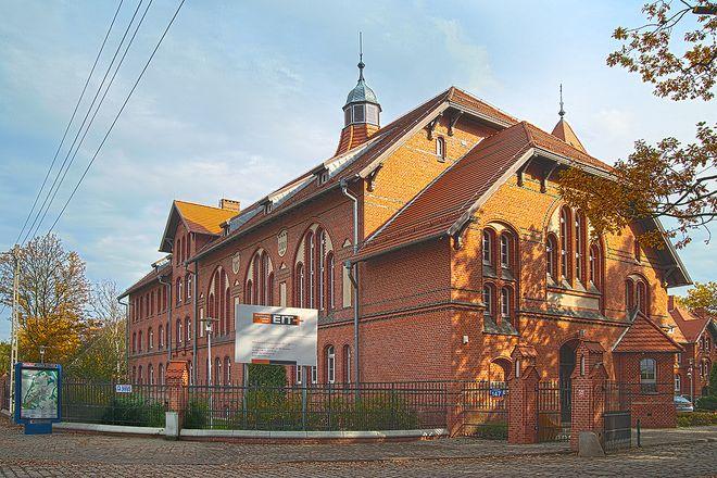 Ultranowoczesne laboratoria we Wrocławiu, drukowane ogniwa słoneczne, science cafe. Odkryj Kampus Pracze