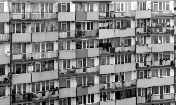 Po wrocławskim osiedlu grasuje fałszywy pracownik spółdzielni. 93-latek okradziony