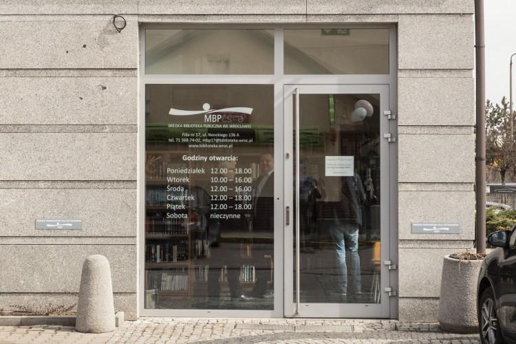 Nowa biblioteka na Ołtaszynie już otwarta [ZDJĘCIA]