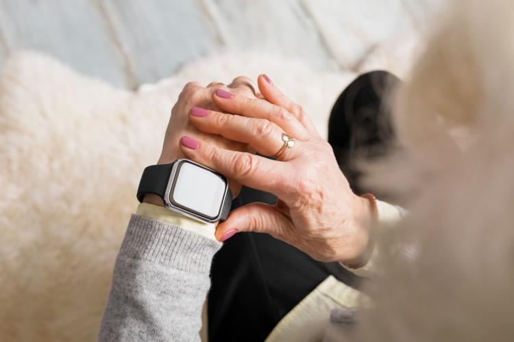 Jaki model zegarka Apple Watch wybrać dla seniora?
