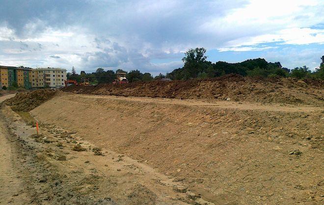 Wał gotowy w 80 procentach. Kozanów już dziś obroniłby się przed powodzią