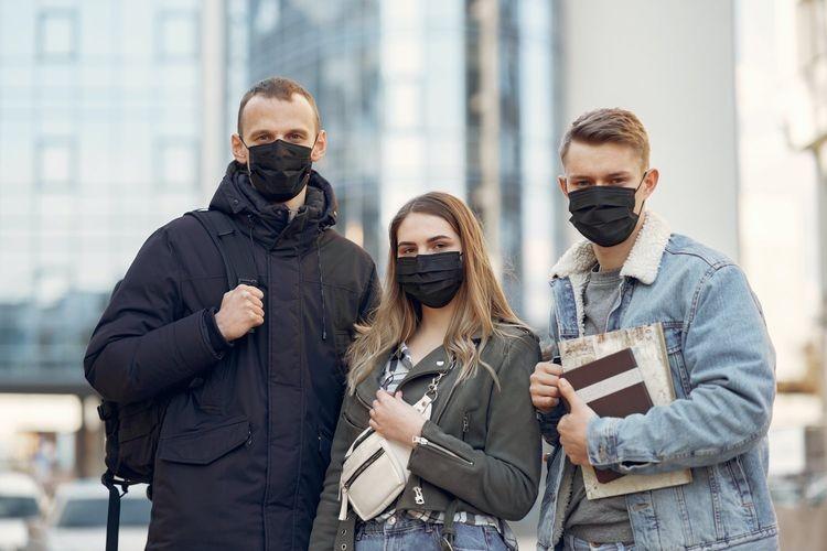 Wrocław: Post rektora uczelni w ogniu krytyki. Poszło o szczepienia. Przeczytaj komentarze!
