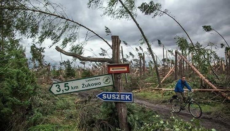 Zbierają pieniądze dla poszkodowanych w wichurze