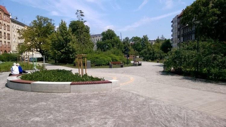 Wrocław: Na ołbińskim skwerze staną foodtrucki. Miasto szuka firm