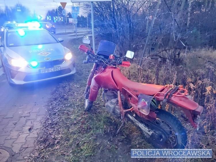 Pościg za naćpanym motocyklistą ulicami Wrocławia. Kierowca miał cofnięte uprawnienia i cztery zakazy sądowe