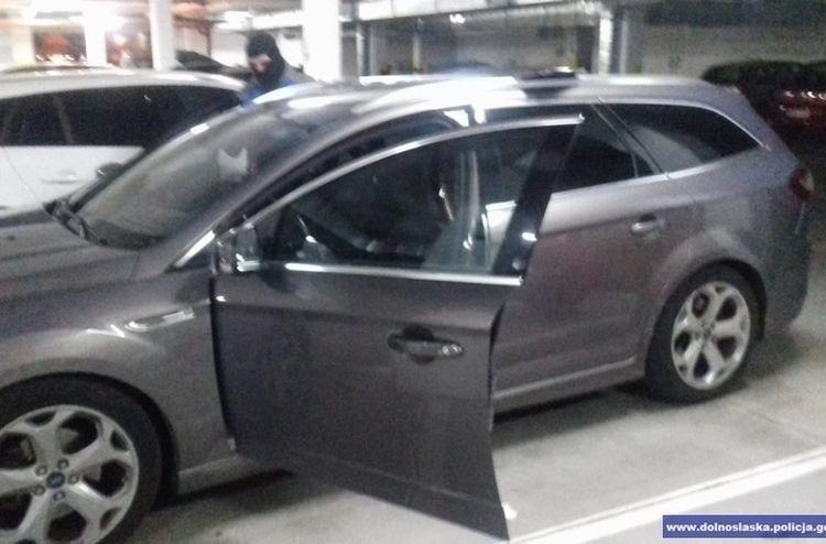 Policjanci zatrzymali we Wrocławiu przestępców handlujących ludźmi