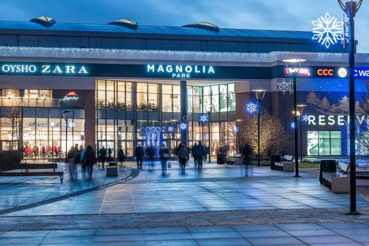 Londyn we wrocławskiej galerii handlowej. Staną tam piętrowy autobus i czerwona budka telefoniczna