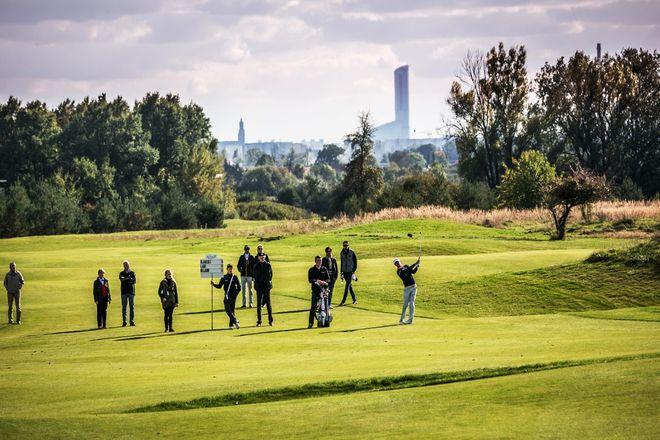 Apartament za milion złotych w Sky Tower nagrodą w turnieju golfowym we Wrocławiu