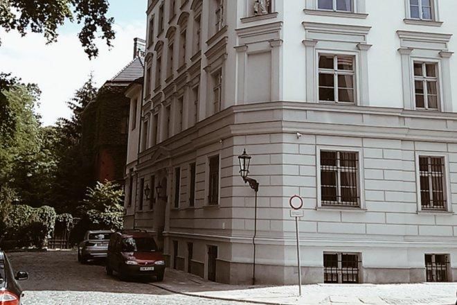 Architektura między całym Breslau a zupełnym Wrocławiem