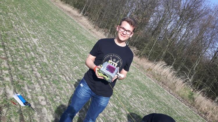 Wrocławski student wysłał komórki nowotworowe w kosmos. Przeżyły [ZDJĘCIA]